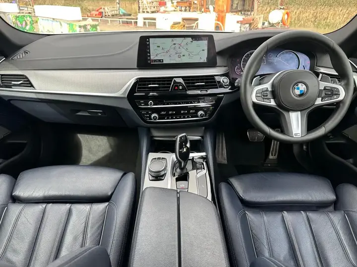BMW 5 Series 2017 photo 2