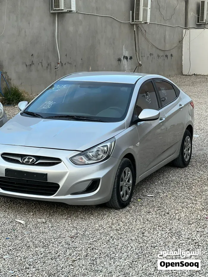 Hyundai Accent 2012 photo 4