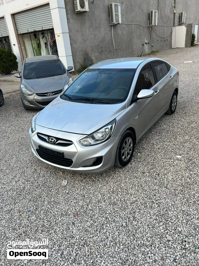 Hyundai Accent 2012 photo 2