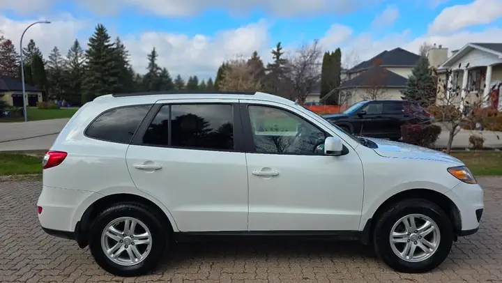 Hyundai Santa Fe 2010 photo 2