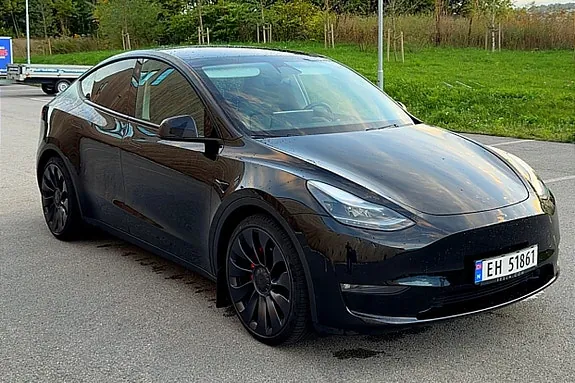 Tesla Model Y 2024 photo 3