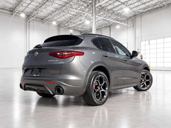 Alfa Romeo Stelvio 2022 photo 5