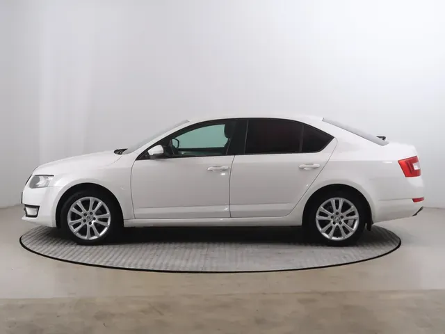 Skoda Octavia 2014 photo 2