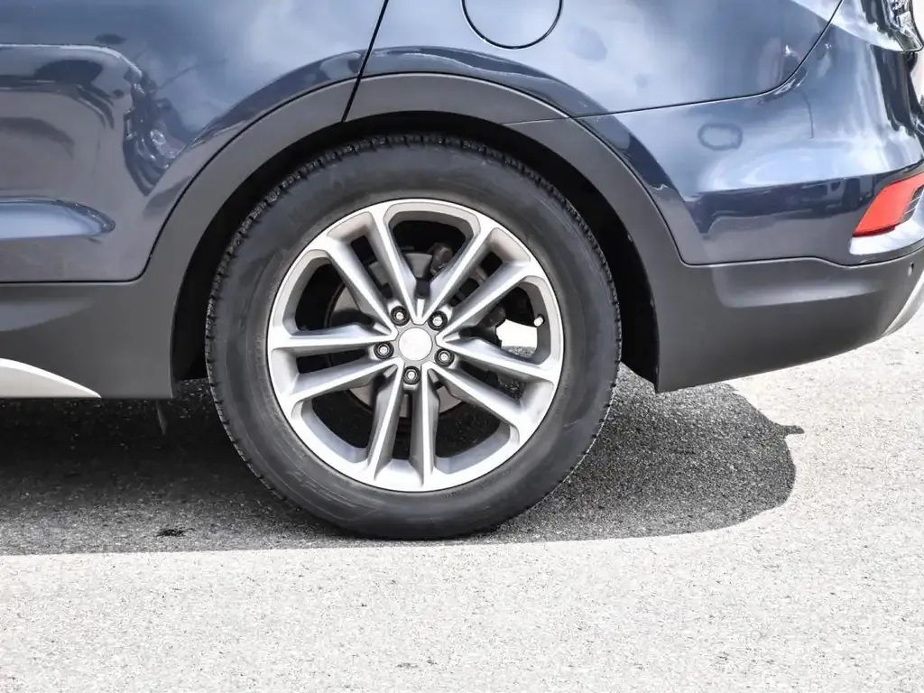 Hyundai Santa Fe 2018 photo 5