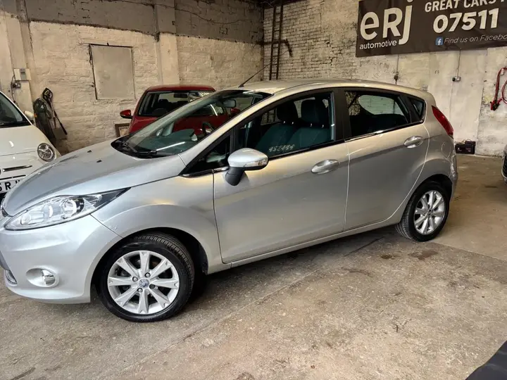 Ford Fiesta 2009 photo 3