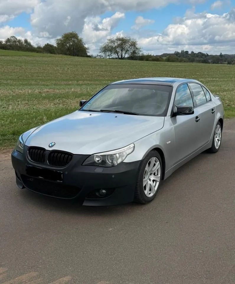 BMW 520I