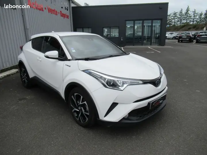Toyota C-Hr 2018 photo 2