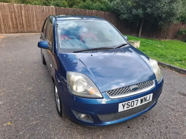 Ford Fiesta 2007 photo 2