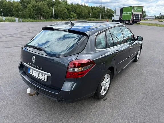 Renault Laguna 2011 photo 3