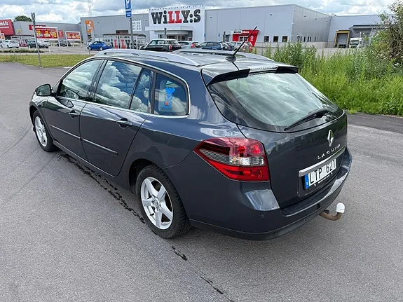 Renault Laguna 2011 photo 2