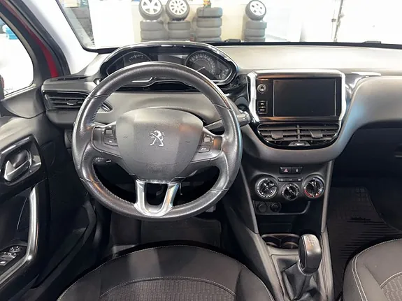 Peugeot 208 2017 photo 3