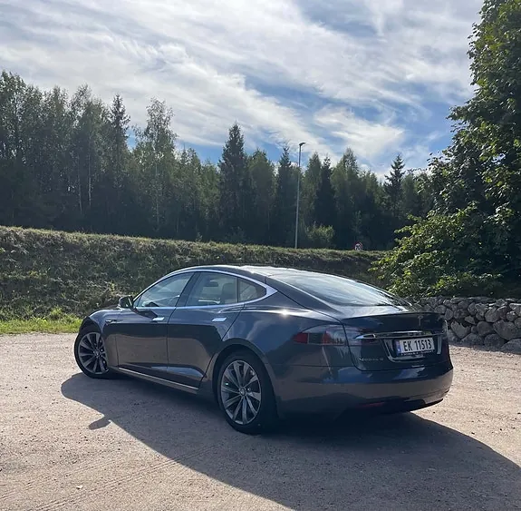 Tesla Model S 2016 photo 4