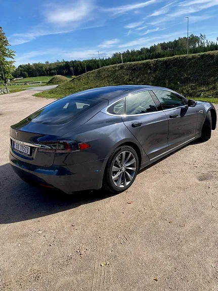 Tesla Model S 2016 photo 5