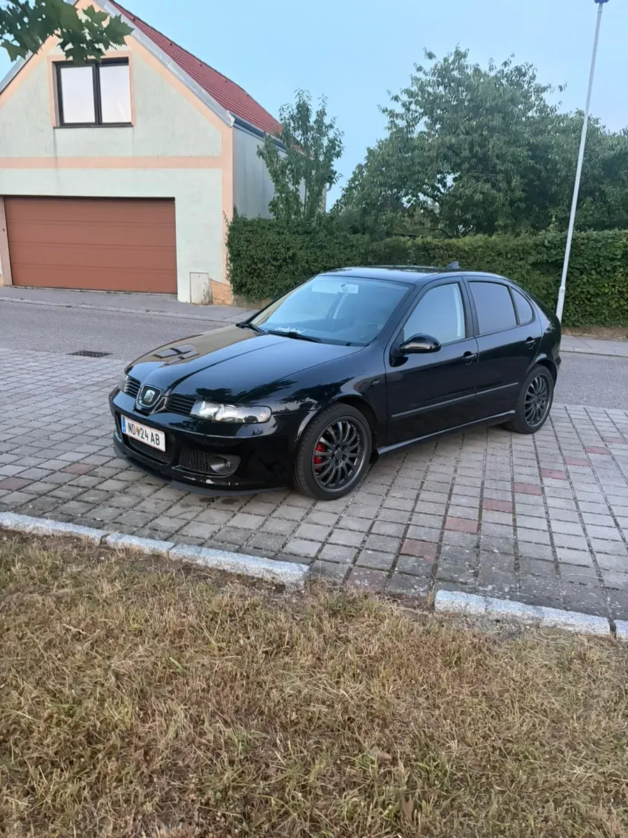 Seat Leon 2004 photo 2