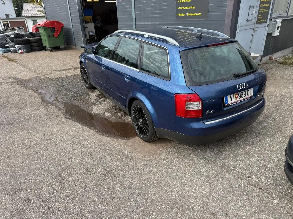 Audi A4 2003 photo 2