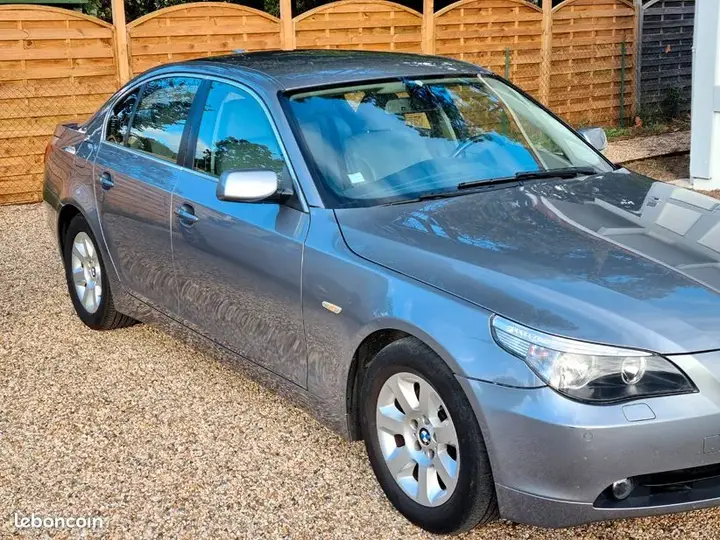 BMW 5 Series 2004 photo 2