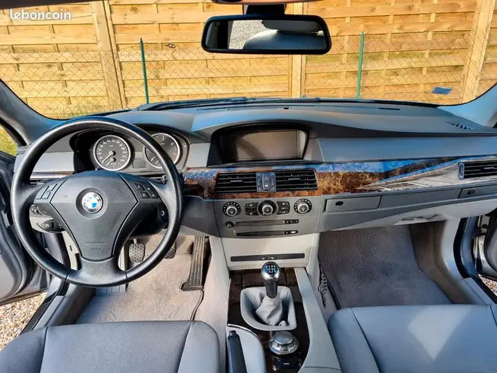 BMW 5 Series 2004 photo 3