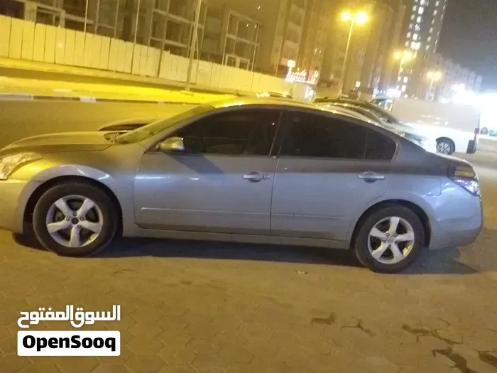 Nissan Altima 2011 photo 2