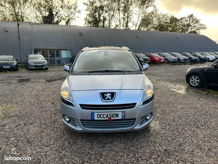Peugeot 5008 2013 photo 2