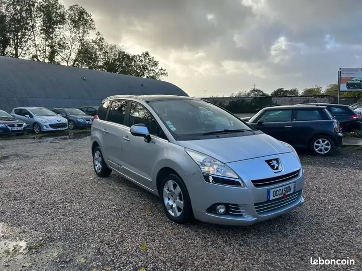 Peugeot 5008 2013 photo 3