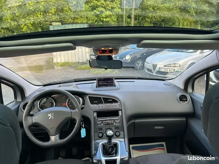 Peugeot 5008 2013 photo 5