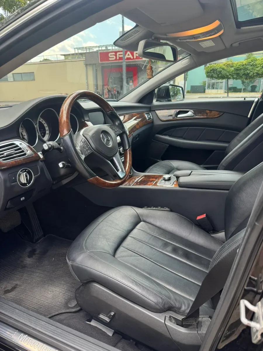 Mercedes-Benz Cls-Class 2012 photo 2