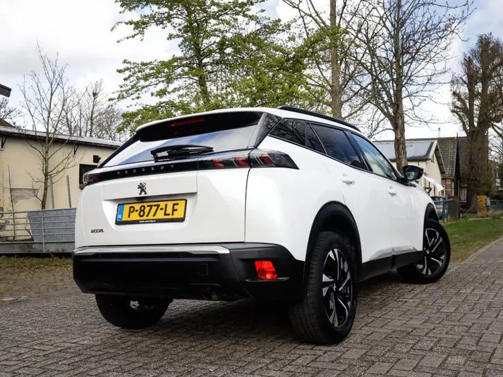 Peugeot 2008 2022 photo 2