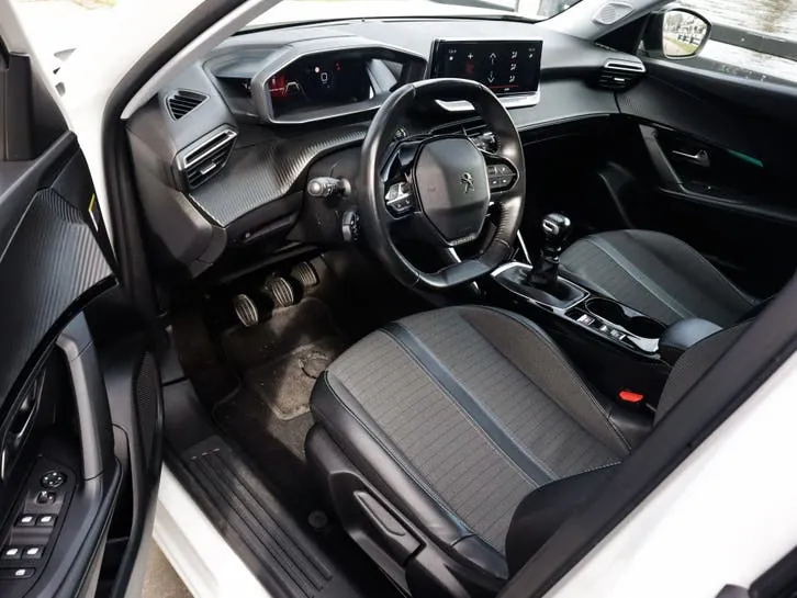 Peugeot 2008 2022 photo 3