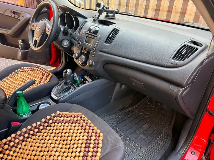 Kia Forte5 2012 photo 3