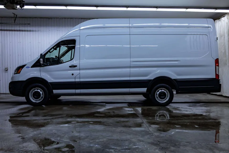 Ford Transit Cargo 2021 photo 2