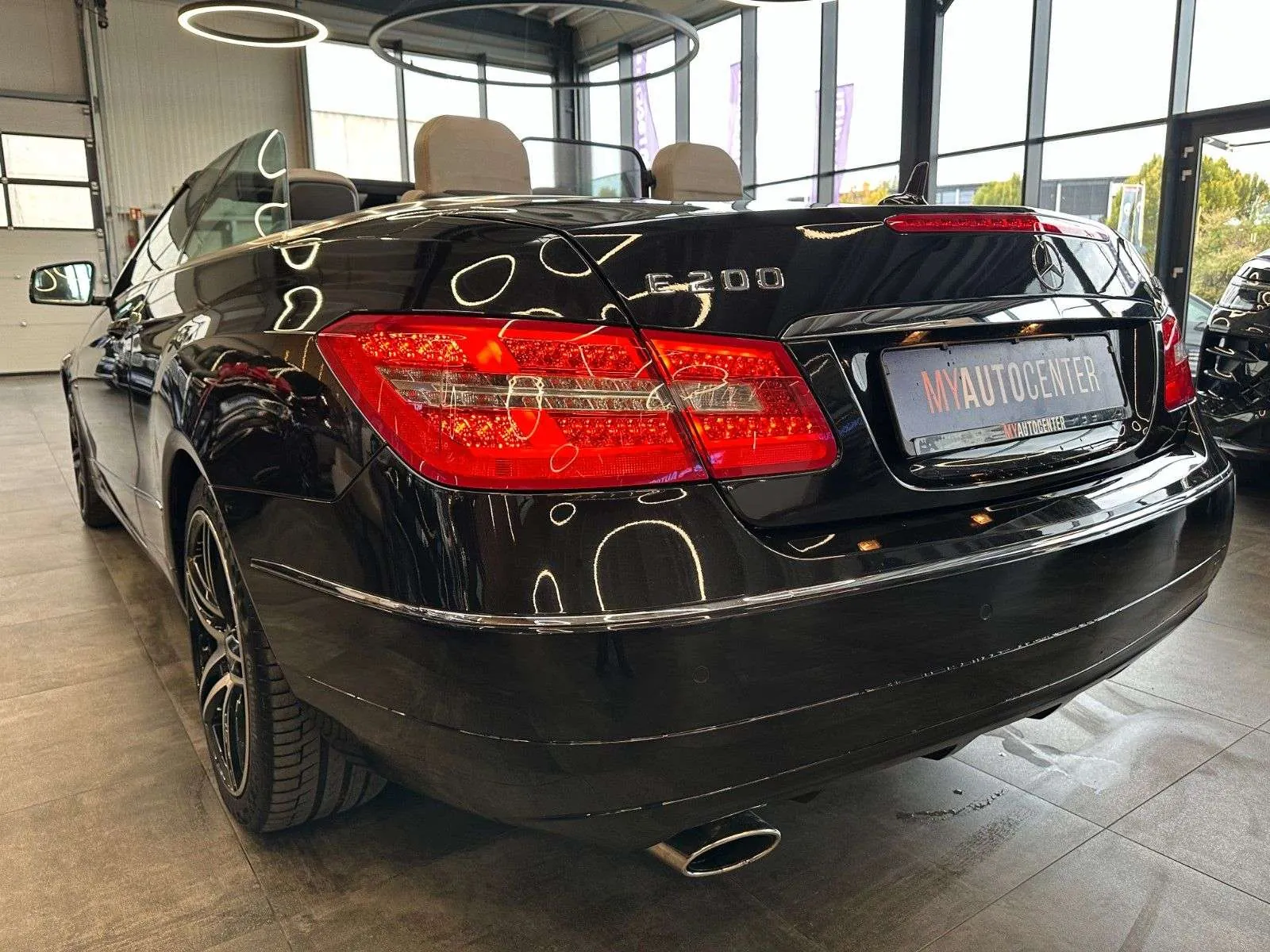 Mercedes-Benz E 200 2010 photo 5