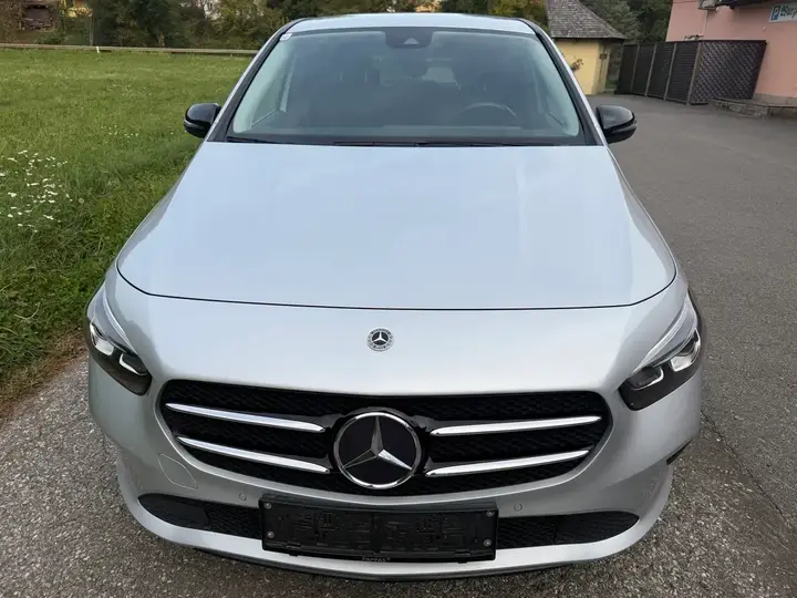 Mercedes-Benz B-Class 2022 photo 2