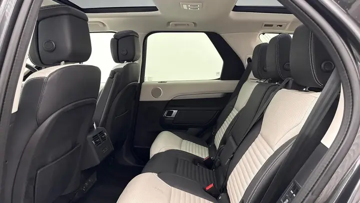 Land Rover Discovery 2025 photo 4