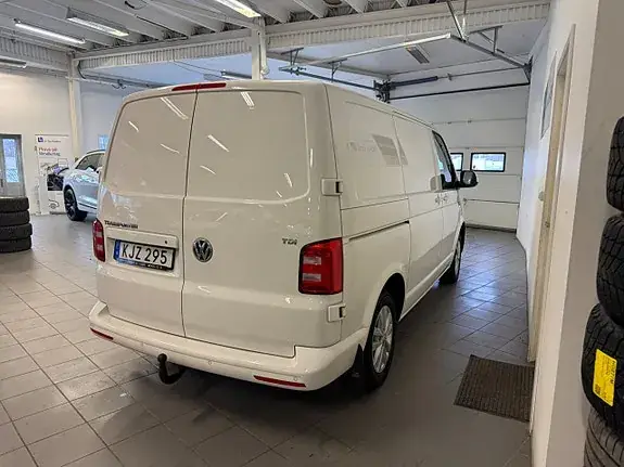 Volkswagen Transporter 2018 photo 4
