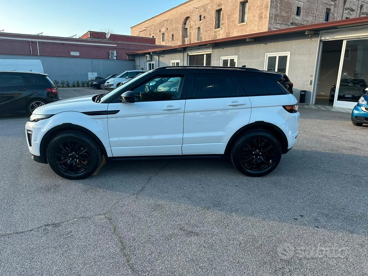 Land Rover Range Rover Evoque 2017 photo 2