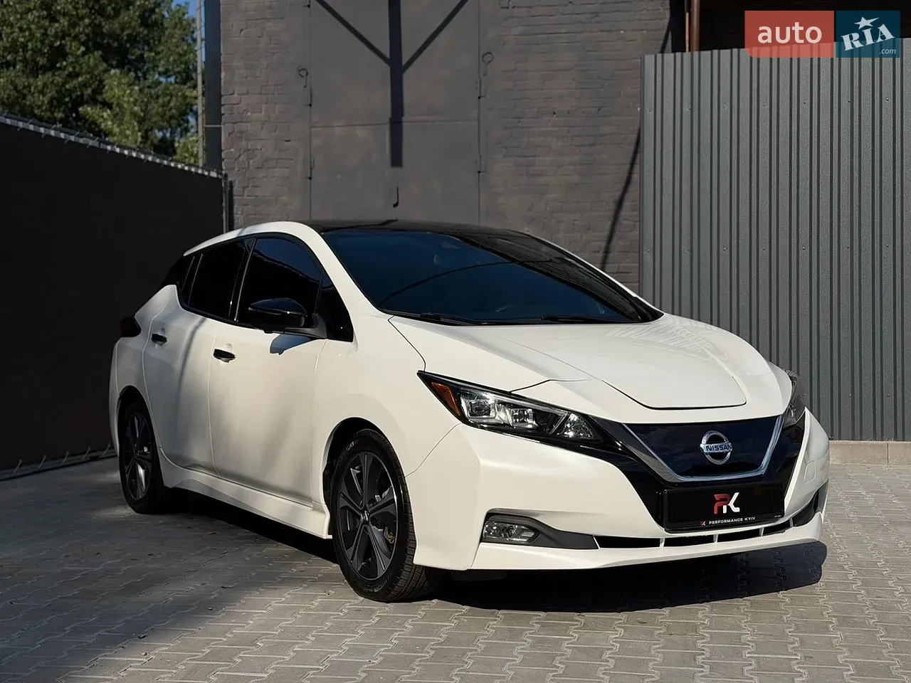 Nissan Leaf 2018 photo 2