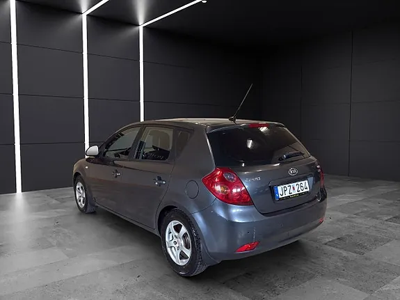 Kia Ceed 2009 photo 4