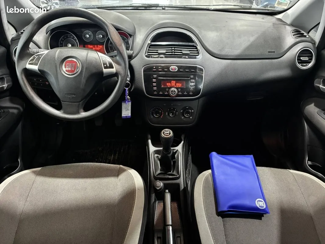 Fiat Punto 2013 photo 2