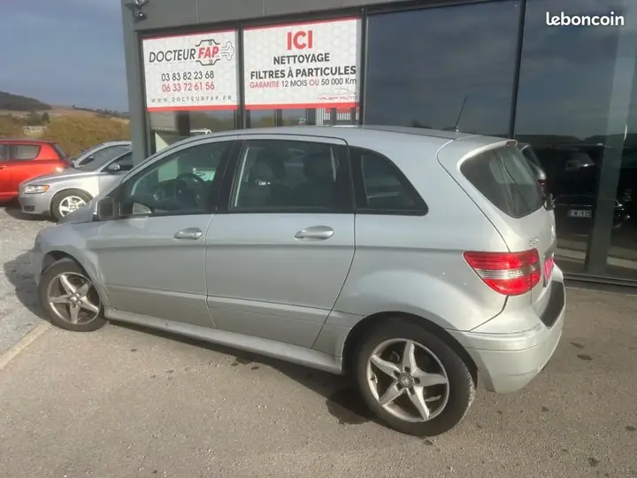 Mercedes-Benz B-Class 2011 photo 3