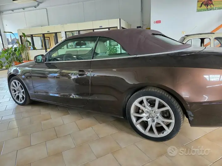 Audi A5 2011 photo 2