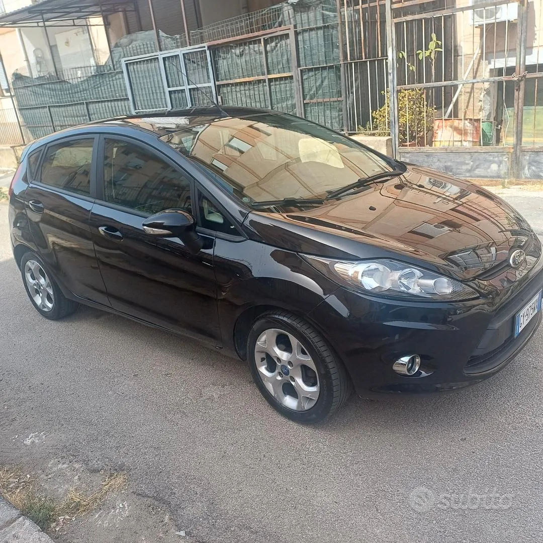 Ford Fiesta 2012 photo 3