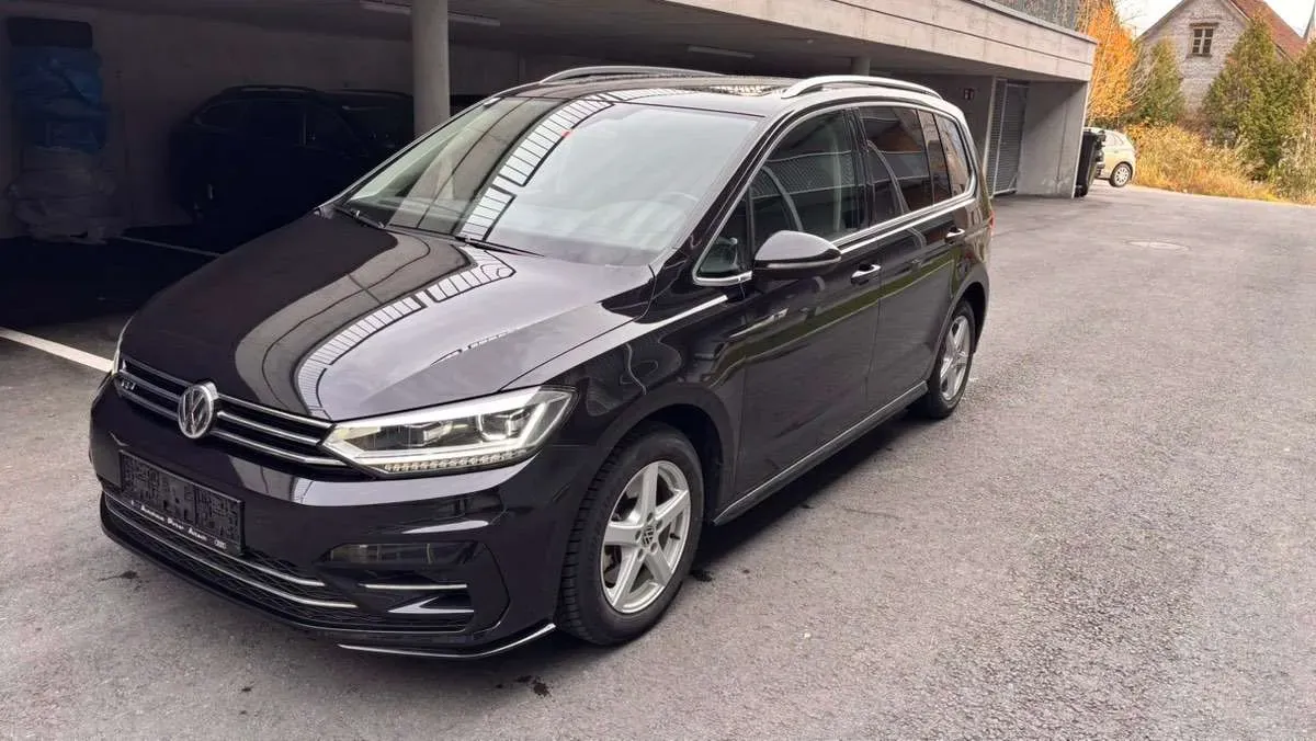Volkswagen Touran 2018 photo 2