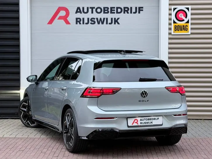Volkswagen Golf 2024 photo 3