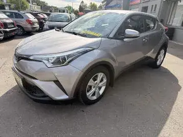 Toyota C-Hr 2018 photo 2