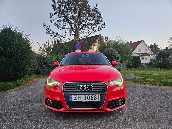 Audi A1 2011 photo 2