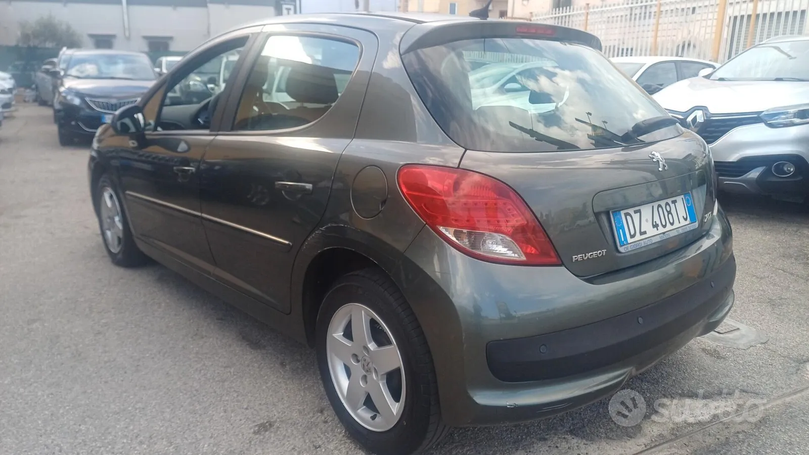 Peugeot 207 2010 photo 3