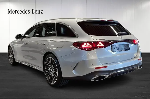 Mercedes-Benz E300 E 2026 photo 3
