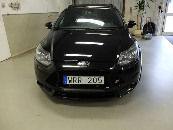 Ford Focus 2013 photo 2