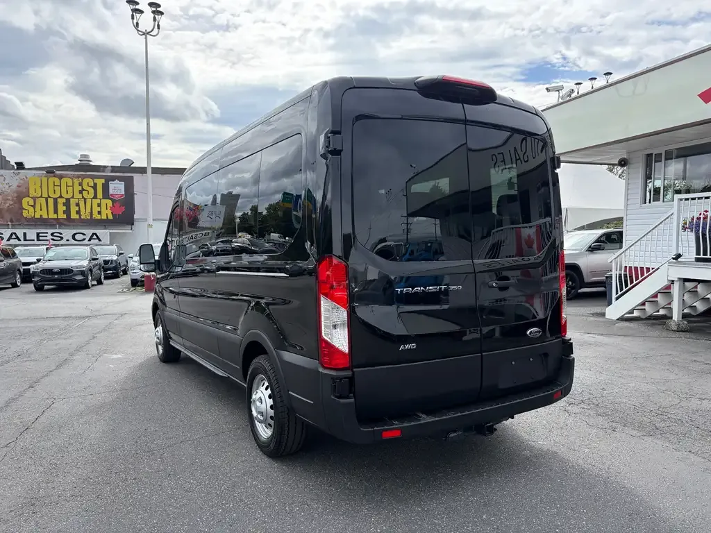 Ford Transit Passenger Wagon 2025 photo 3
