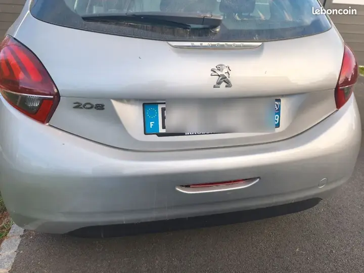 Peugeot 208 2017 photo 2